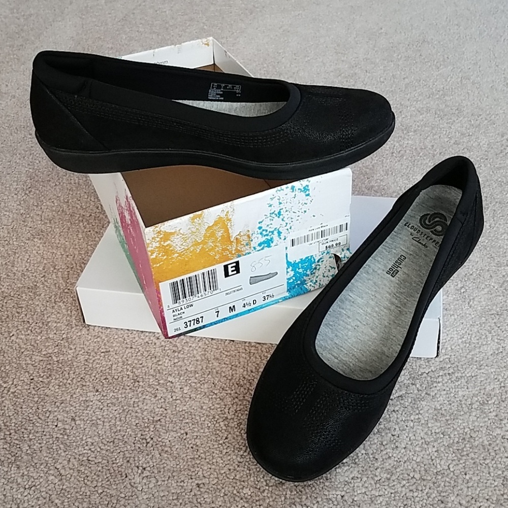 Shoes - Picture 1 of 4